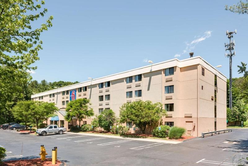 Motel 6 Milford image