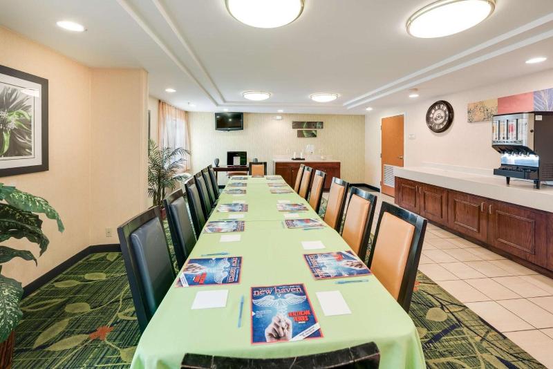 Motel 6 Milford image