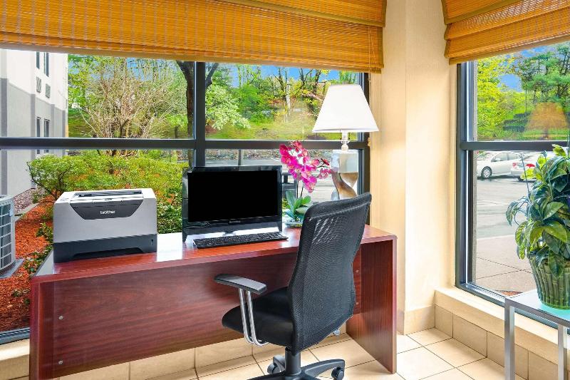 Motel 6 Milford image