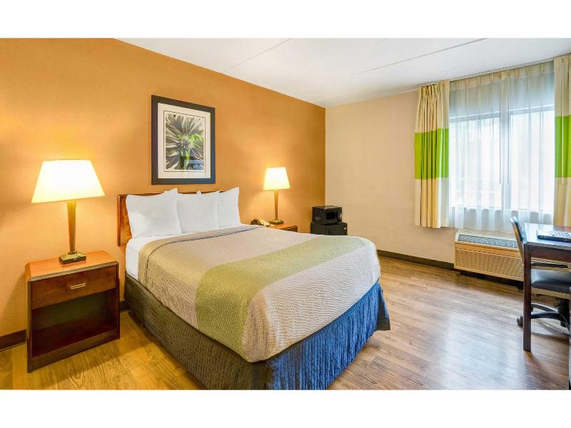 Motel 6 Milford image