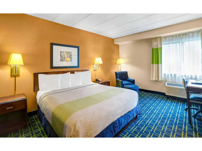 Motel 6 Milford image