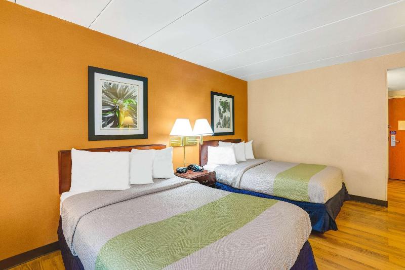 Motel 6 Milford image