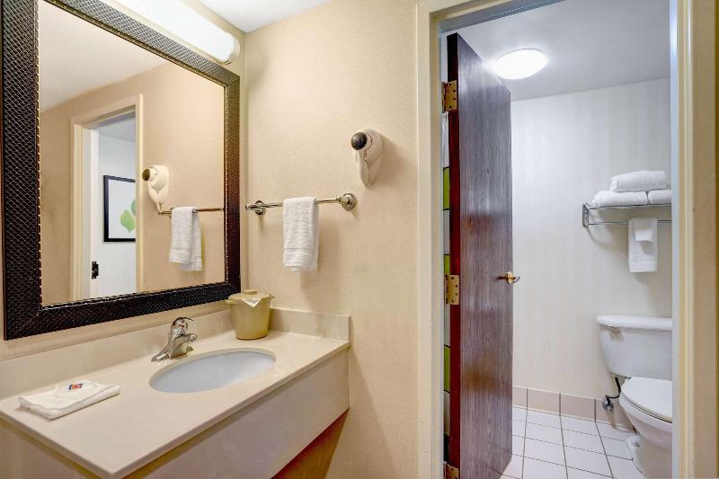 Motel 6 Milford image