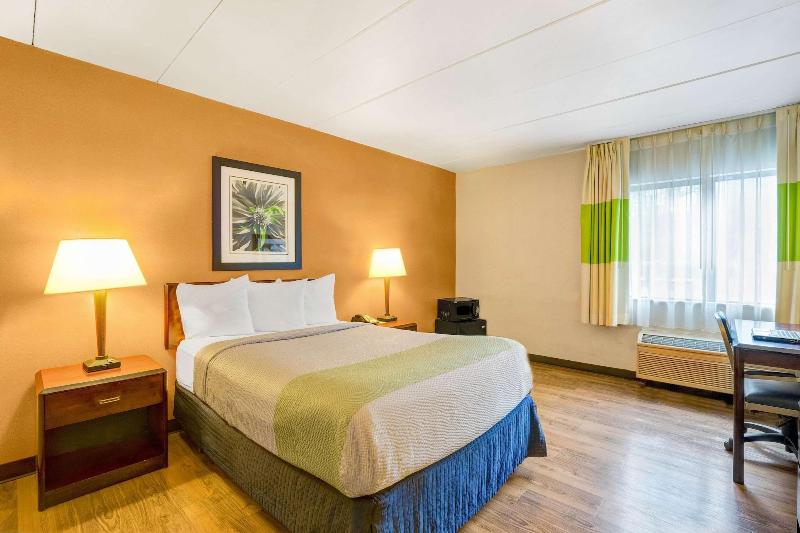 Motel 6 Milford image