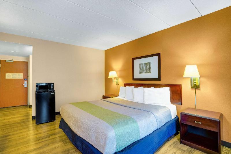 Motel 6 Milford image