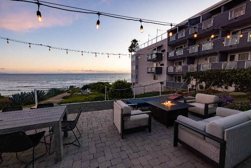 Tides Oceanview Inn And Cottages