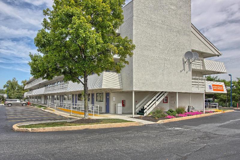 Motel 6 York image