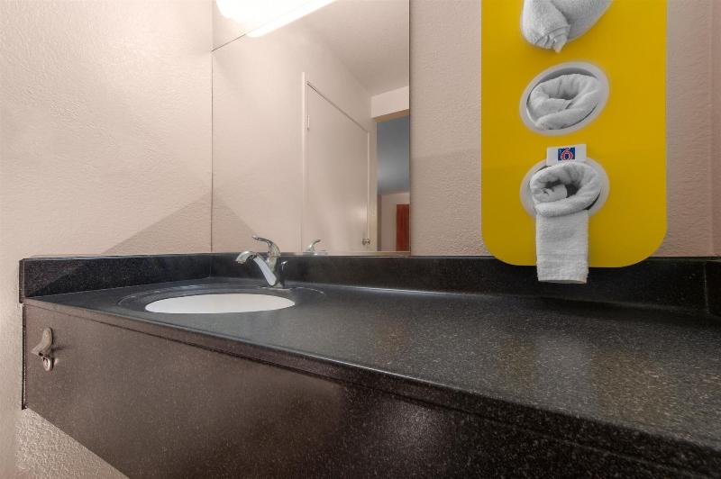Motel 6 York image