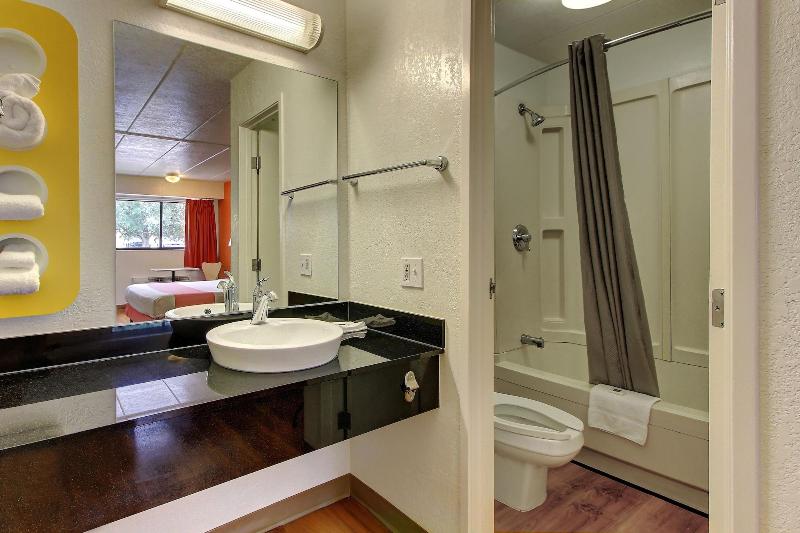 Motel 6 York image