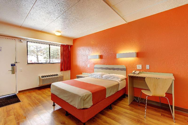 Motel 6 York image
