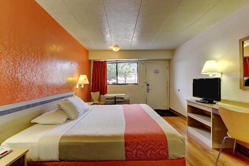 Motel 6 York image