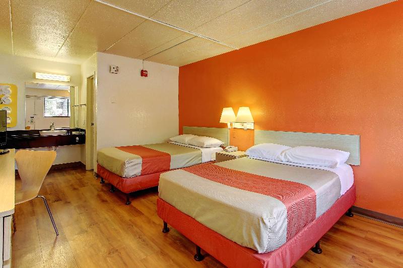 Motel 6 York image