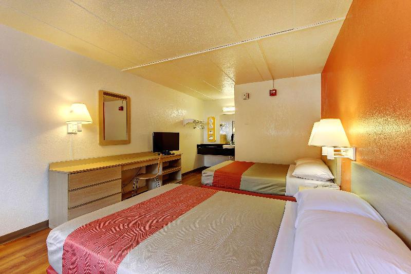 Motel 6 York image