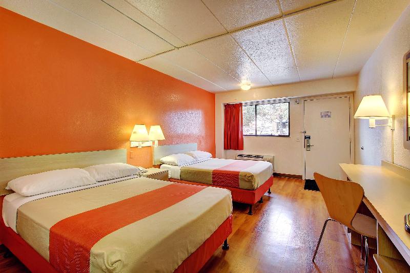 Motel 6 York image