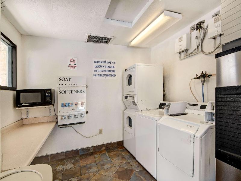 Motel 6 Dallas, Tx - Forest Lane image