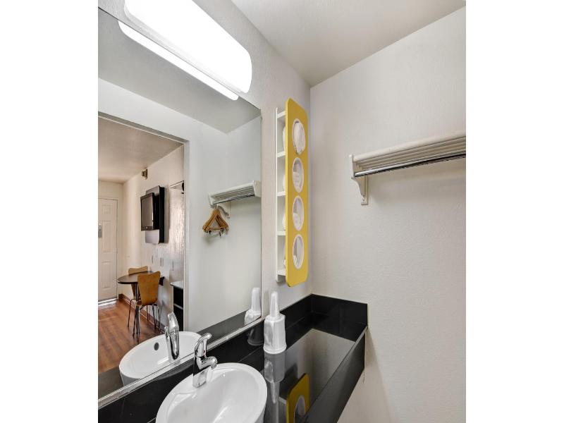 Motel 6 Dallas, Tx - Forest Lane image