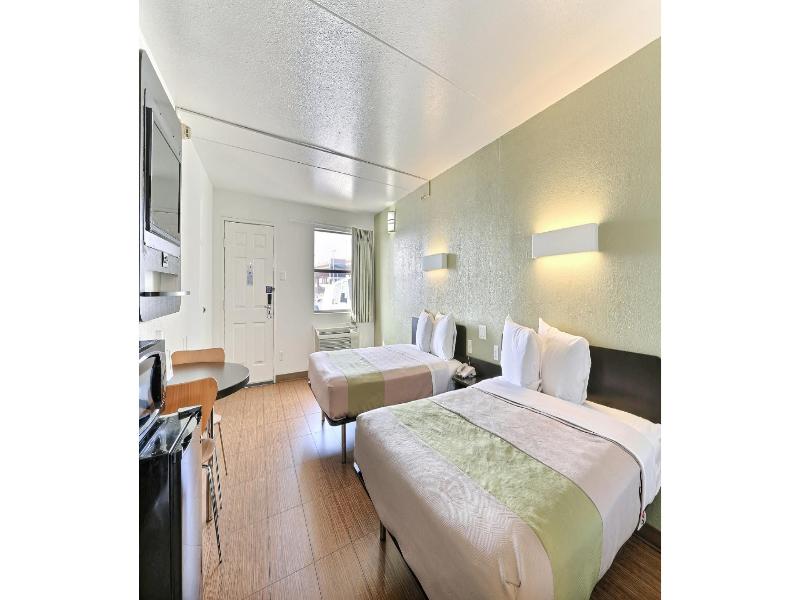 Motel 6 Dallas, Tx - Forest Lane image
