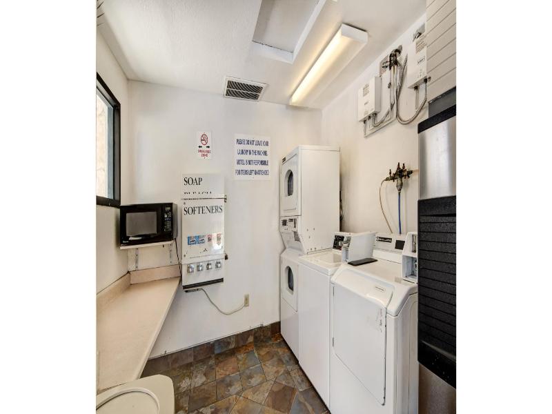 Motel 6 Dallas, Tx - Forest Lane image