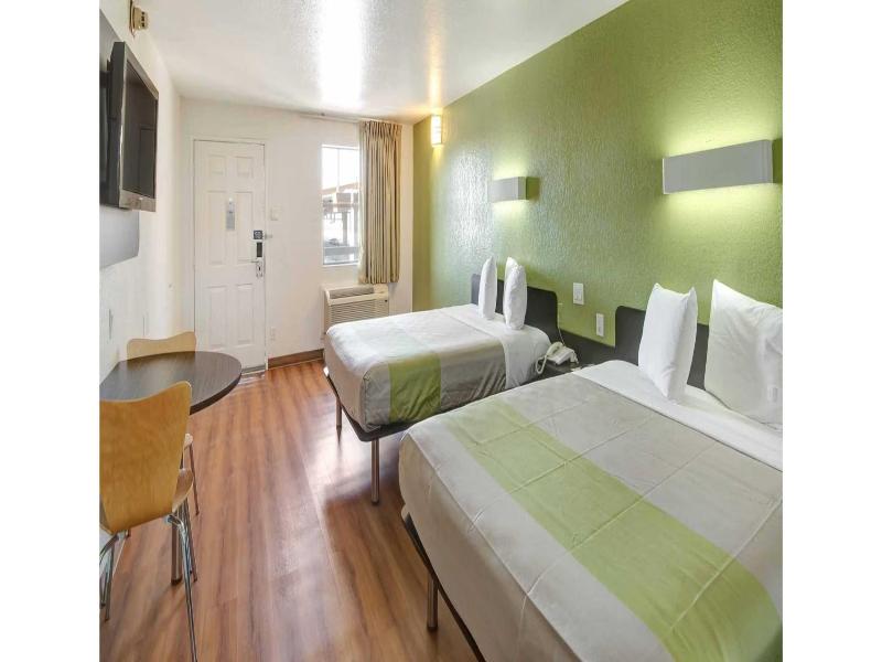 Motel 6 Dallas, Tx - Forest Lane image