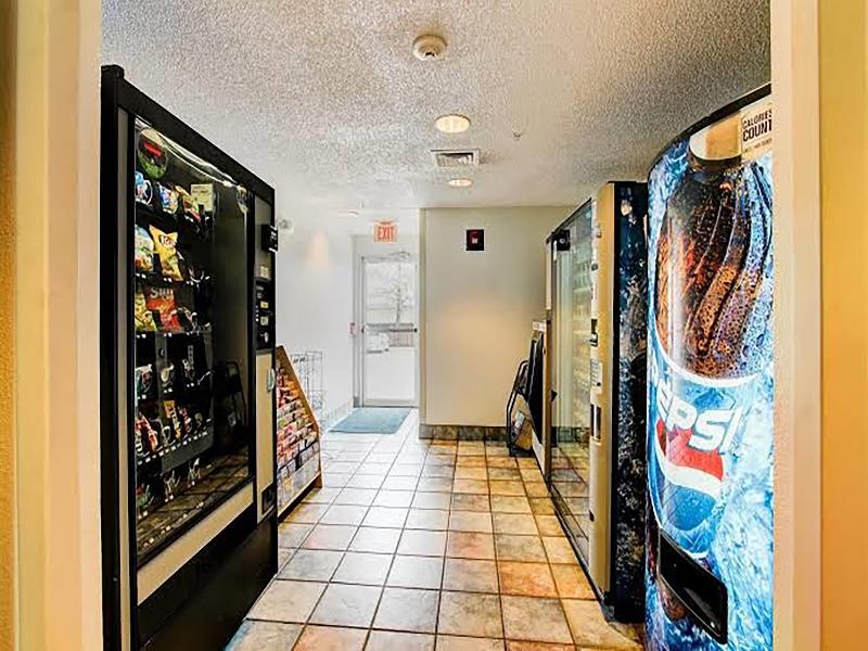 Super 8 by Wyndham Aurora East