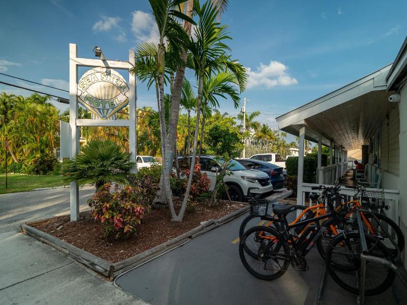 Seashell Motel Key West Hostel