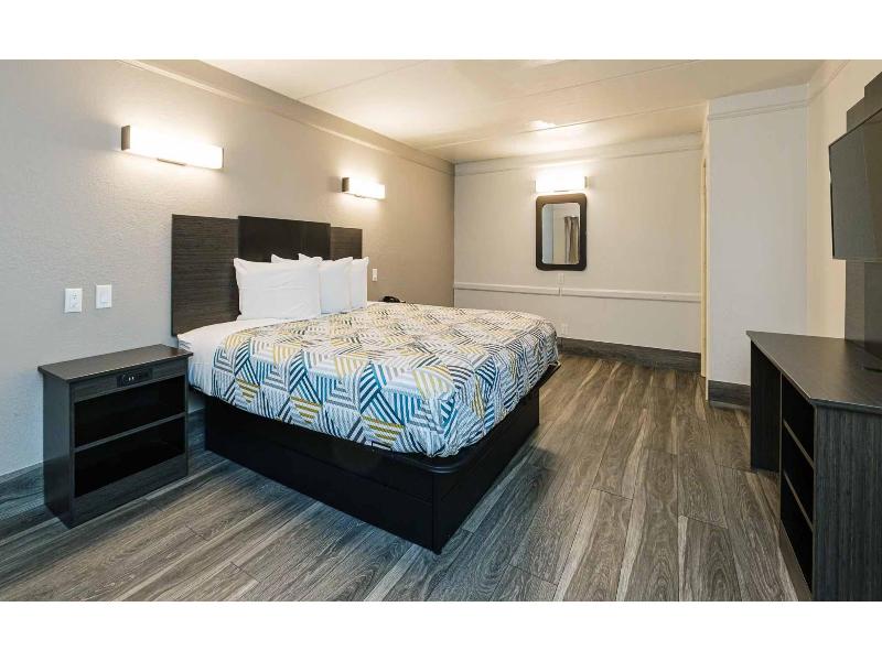 Motel 6-Baytown, TX - Garth Rd GA image