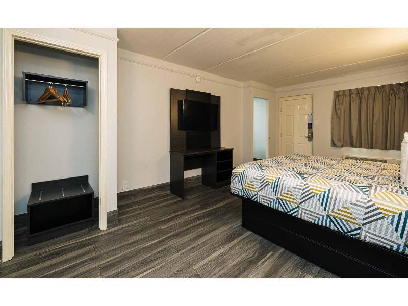 Motel 6-Baytown, TX - Garth Rd GA image