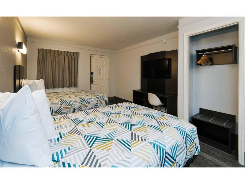 Motel 6-Baytown, TX - Garth Rd GA image
