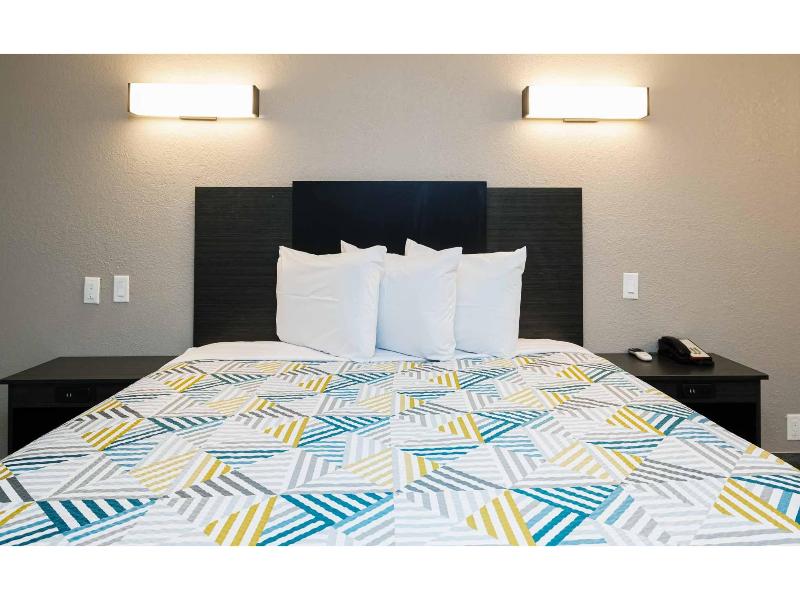 Motel 6-Baytown, TX - Garth Rd GA image