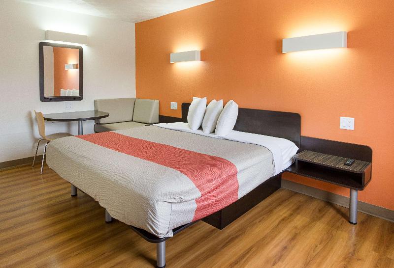 Motel 6 Sidney Oh image