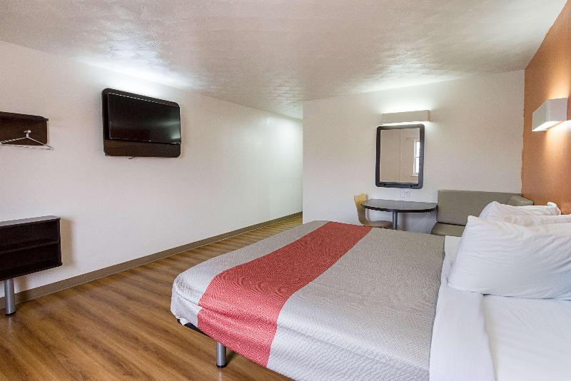 Motel 6 Sidney Oh image