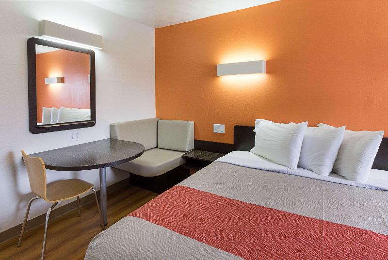 Motel 6 Sidney Oh image