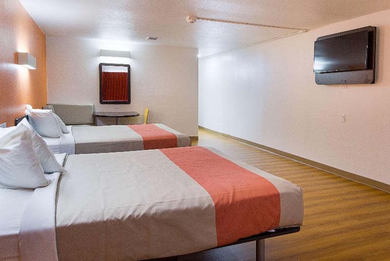 Motel 6 Sidney Oh image