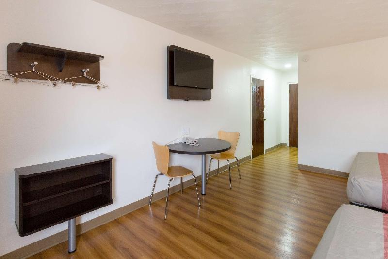 Motel 6 Sidney Oh image