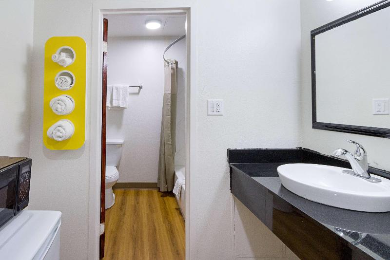 Motel 6 Sidney Oh image