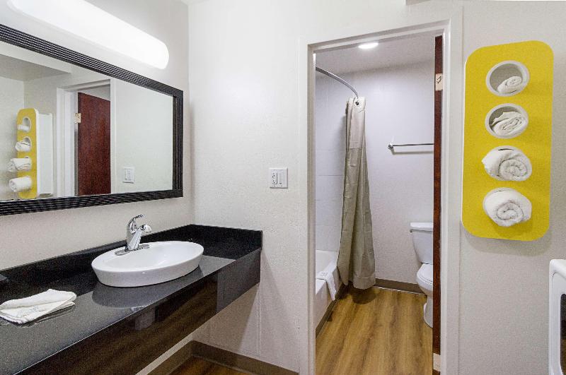 Motel 6 Sidney Oh image