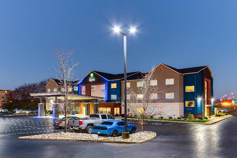 Holiday Inn Express Cincinnati North - Monroe image