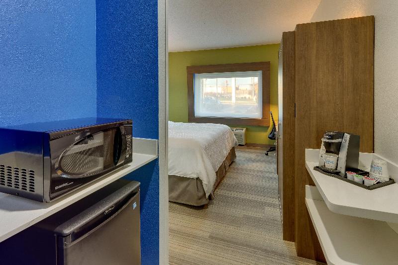 Holiday Inn Express Cincinnati North - Monroe photo 11