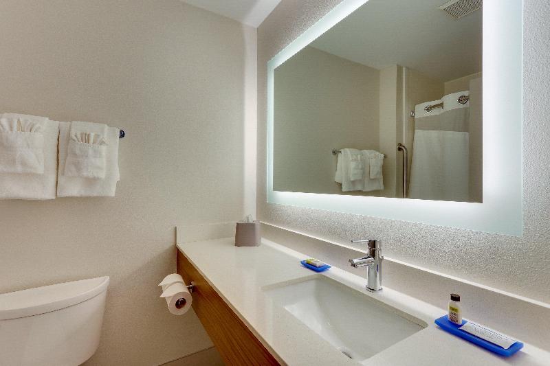 Holiday Inn Express Cincinnati North - Monroe image