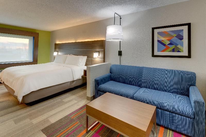 Holiday Inn Express Cincinnati North - Monroe image