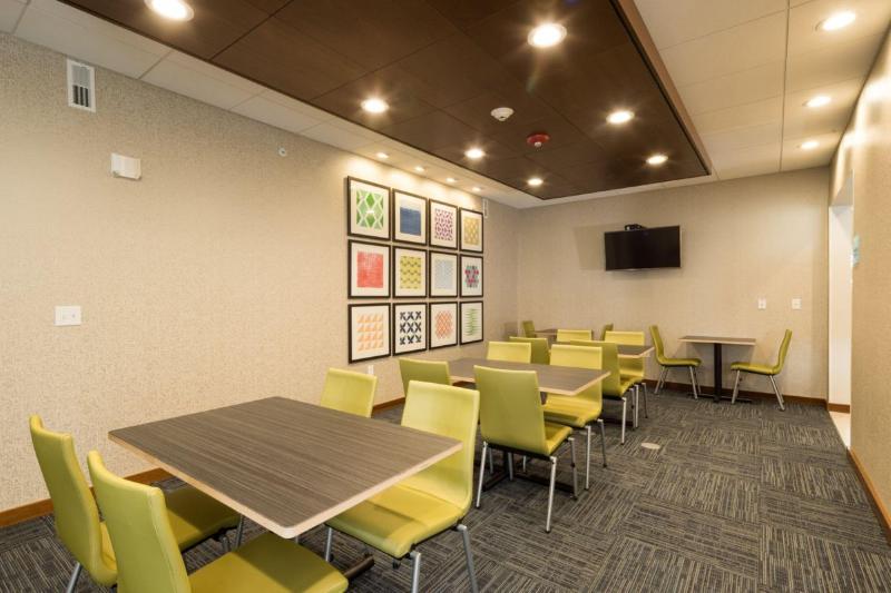 Holiday Inn Express & Suites Michigan City image