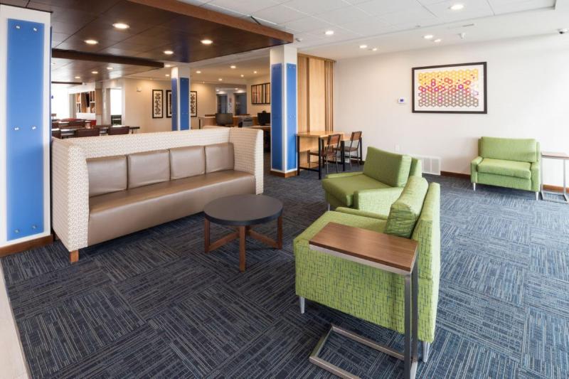 Holiday Inn Express & Suites Michigan City image