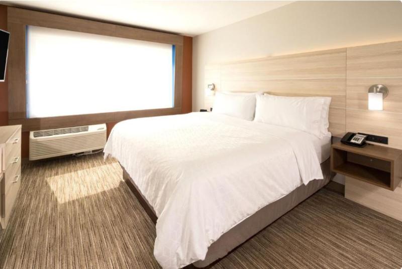 Holiday Inn Express & Suites Michigan City photo 23