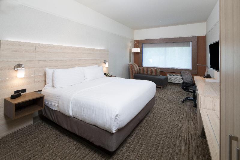 Holiday Inn Express & Suites Michigan City photo 16