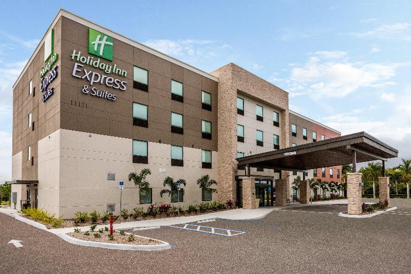 Holiday Inn Exp & Sts Ft Myers Beach-Sanibel G/wy image