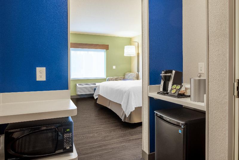 Holiday Inn Exp & Sts Ft Myers Beach-Sanibel G/wy image
