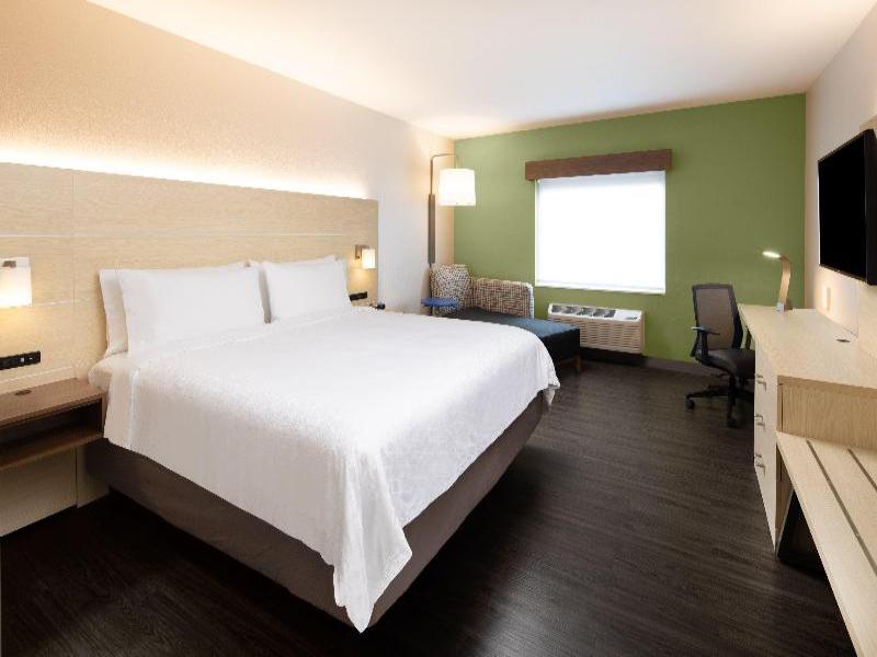 Holiday Inn Exp & Sts Ft Myers Beach-Sanibel G/wy image