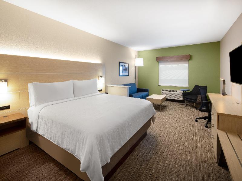 Holiday Inn Exp & Sts Ft Myers Beach-Sanibel G/wy image