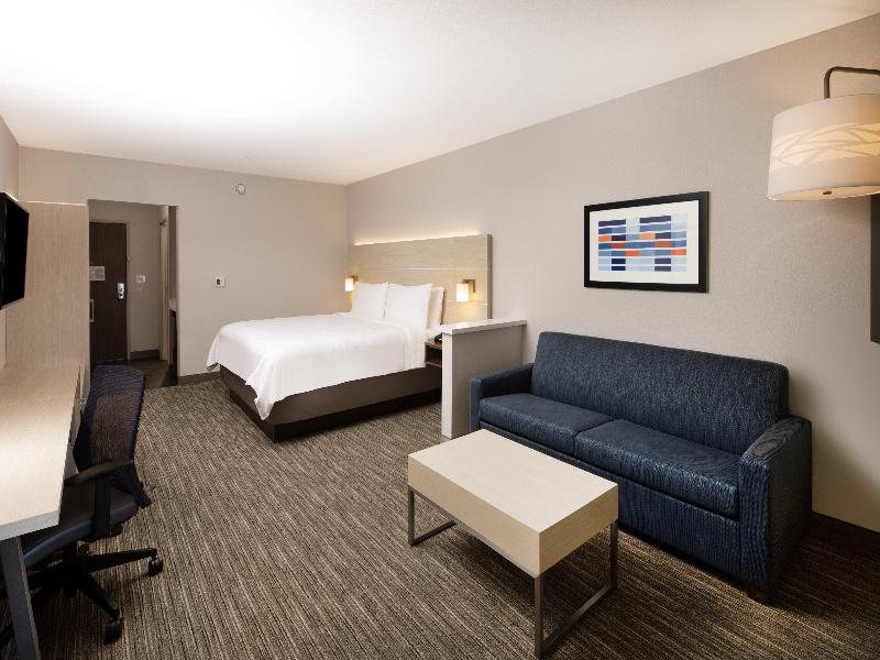 Holiday Inn Exp & Sts Ft Myers Beach-Sanibel G/wy image