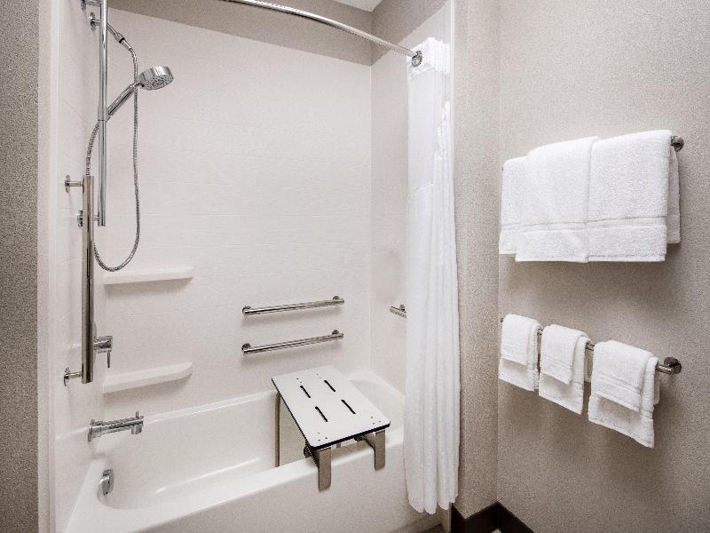 Holiday Inn Exp & Sts Ft Myers Beach-Sanibel G/wy image